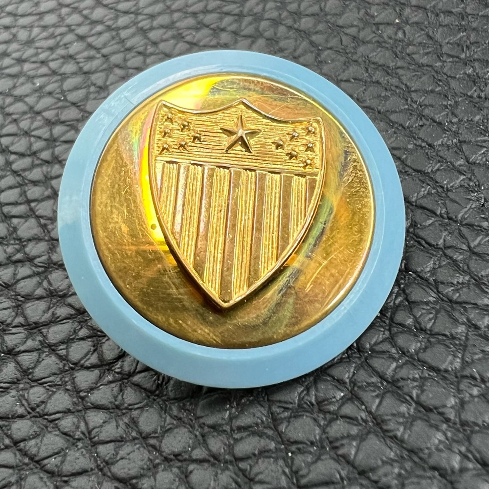 c. 1950-1960s VTG N S Meyer New York US Army Uniform Military Brass Pin 1.25"